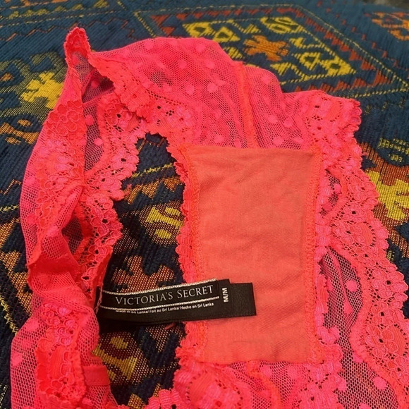 Victoria’s Secret Women’s Peekaboo Back Lace Polka Dot Hipster Panty Medium NWOT - Picture 5 of 5
